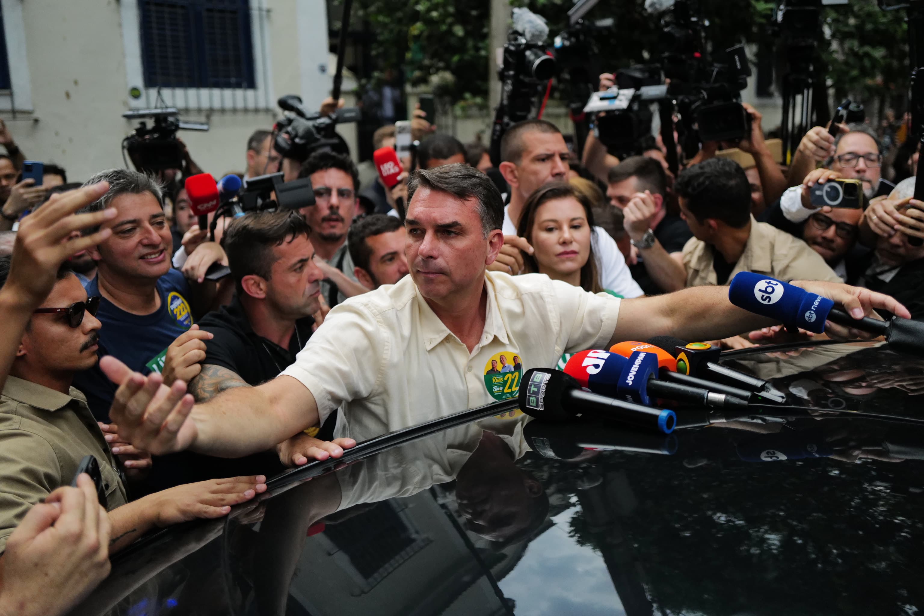 Bolsonaro lidera con ventaja en elecciones Brasil 2026 tras recuento oficial