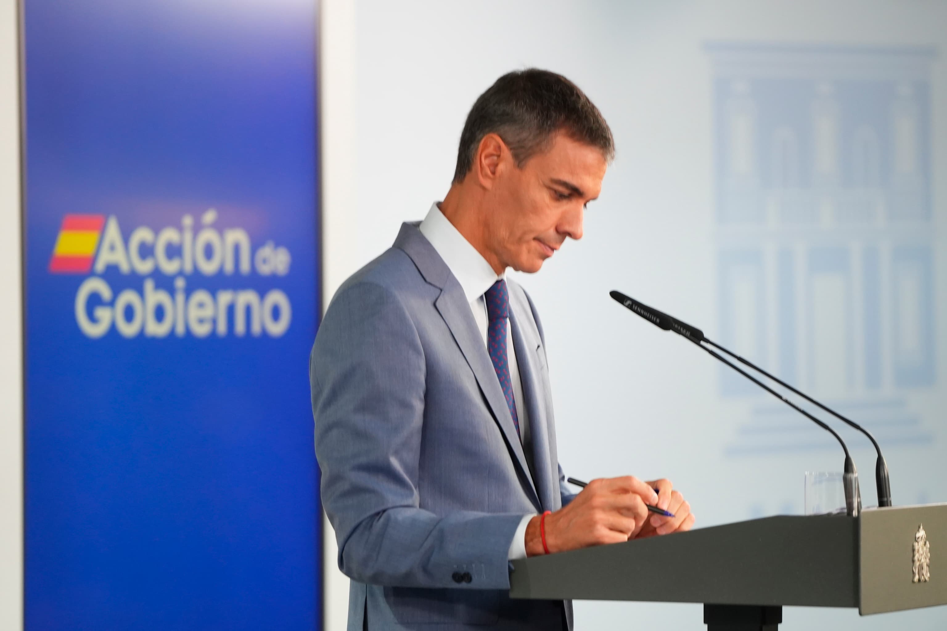 Gráfico que muestra la disminución de anuncios de alquiler en España desde 2018 hasta 2025